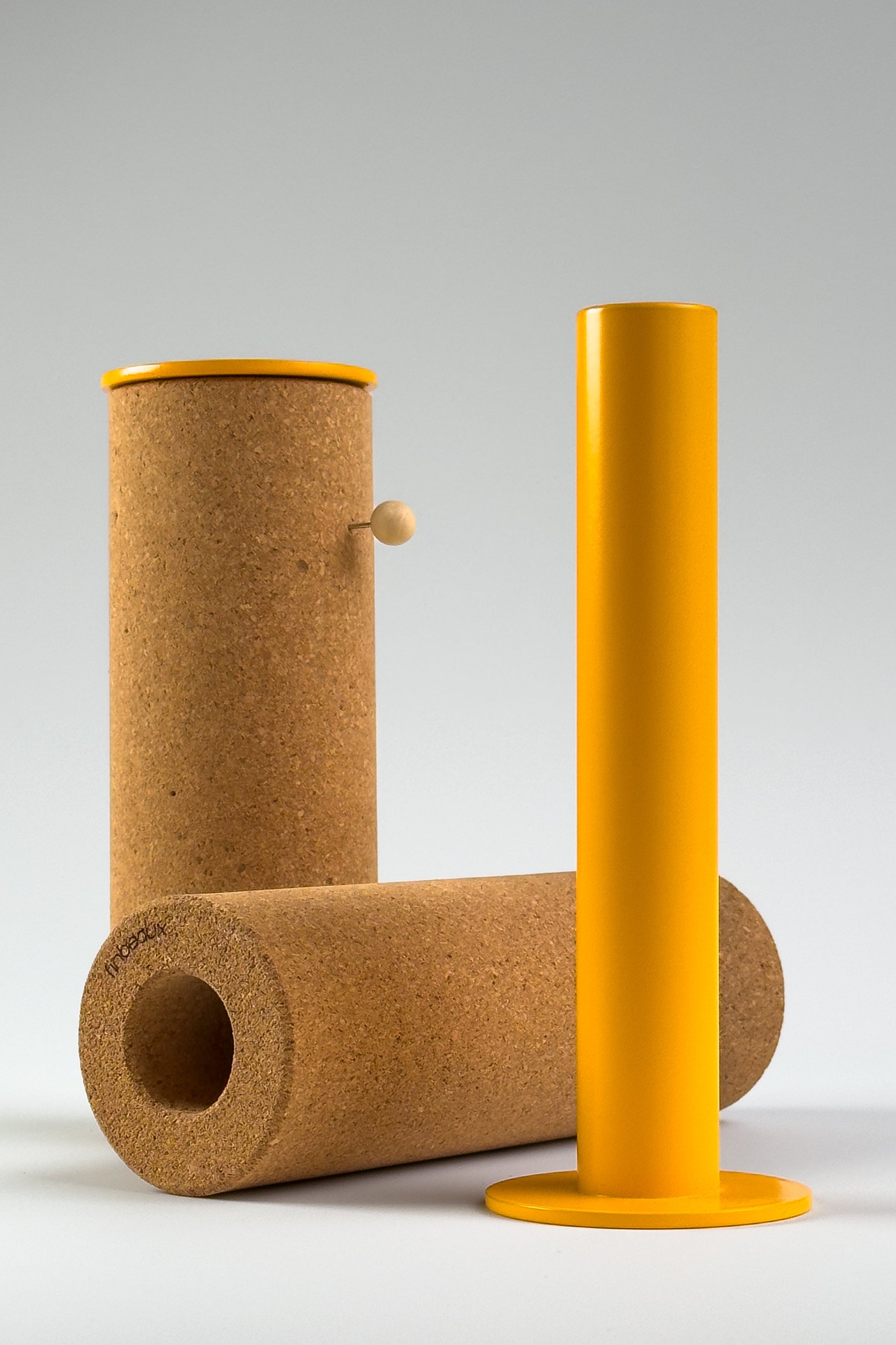 CELEBRATE modulares Deko- und Pinnobjekt aus Stahl und Kork in Sunny Melonengelb