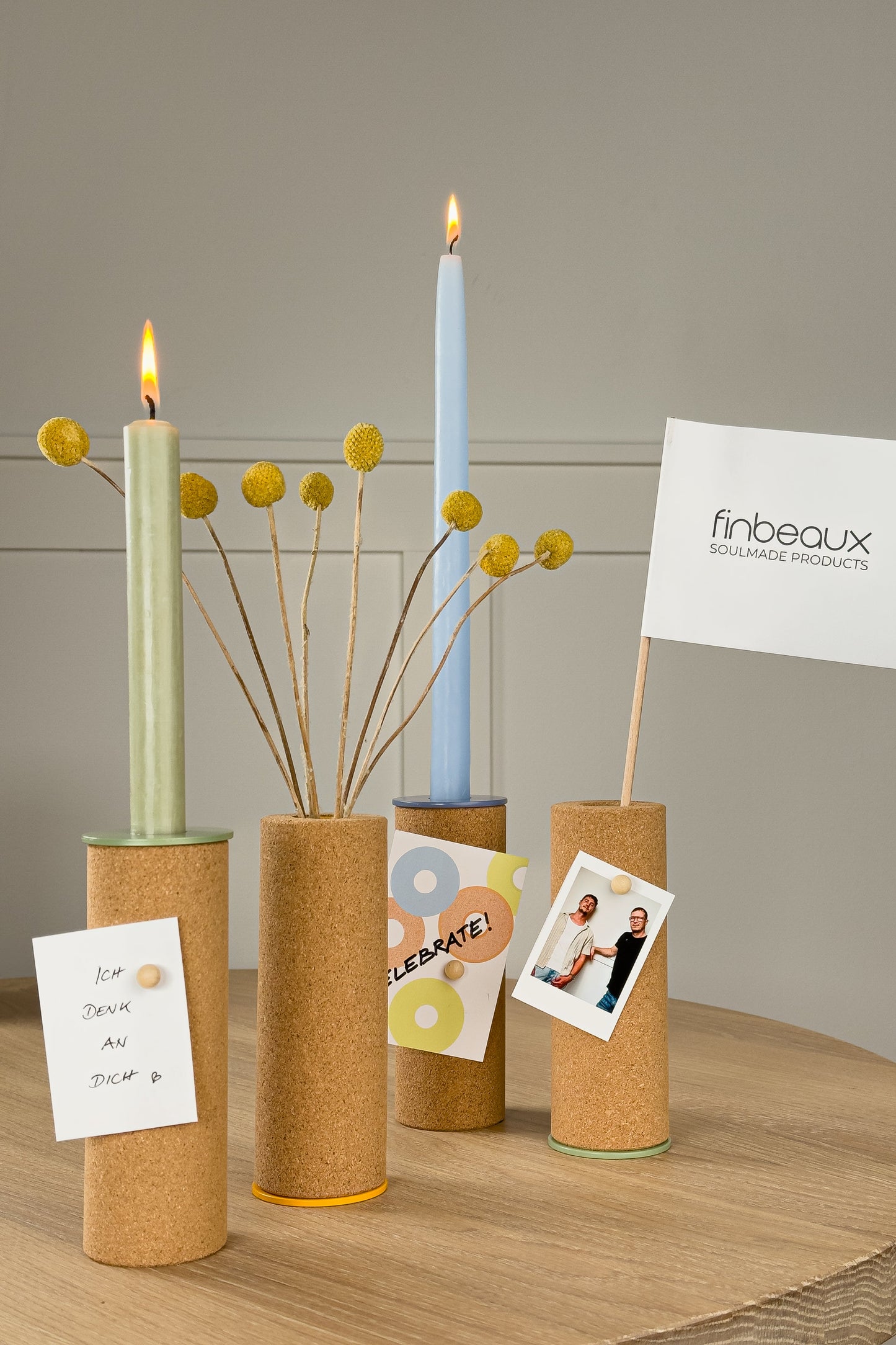 CELEBRATE modulares Deko- und Pinnobjekt aus Kork und Stahl als Kerzenhalter, Vase und Kartenhalter